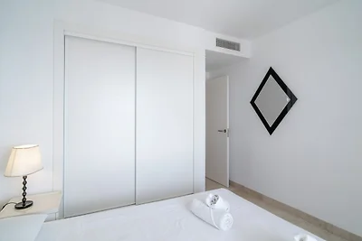 Moderne Wohnung mit Meerblick