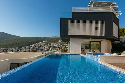Villa in Kalkan mit Schwimmbecken