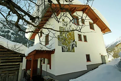 Geräumige Ferienwohnung in Kappl mit Terrasse
