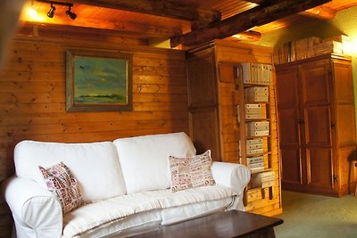 Traditionelles Chalet in den Sapois-Vogesen m...