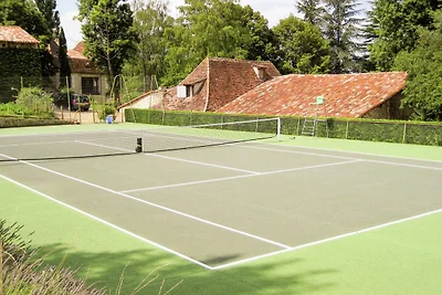 Gemütliche Villa in Sourzac mit privatem pool