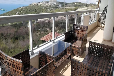 Schickes Apartment mit Pool in Dobra Voda