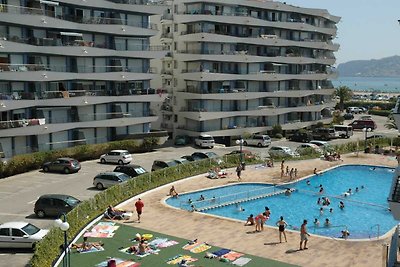 Appartamento a Estartit con piscina in comune