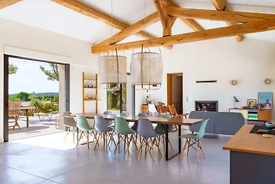 Villa met zwembad vlakbij Golf de Manville