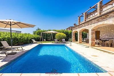 Villa in Čabrunići mit Schwimmbecken
