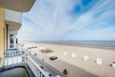 Appartement in Koksijde met zeestrand