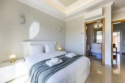 Haus in Lagos mit Golf und Spa Zugang