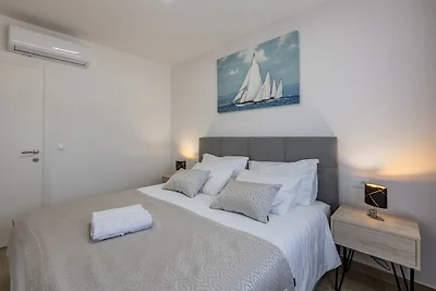 Scenic Kastel Luksic Apartments - One Bedroom...