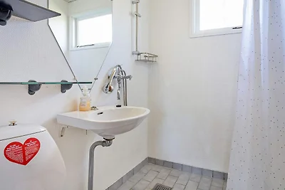 4 osob apartament w Aakirkeby-By Traum