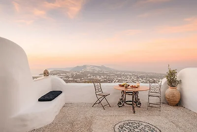 Historische villa met grotzwembad en uitzicht...