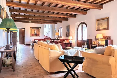 Schöne Villa in San Giovanni del Pantano mit...