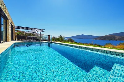 Villa a Kalkan con piscina