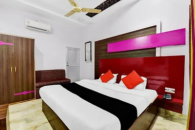 Townhouse Oak Sindhi Camp