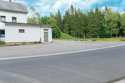 Villa in Büllingen mit Pool & Sauna