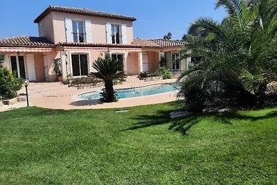 Villa in Saint-Raphaël mit privatem Pool