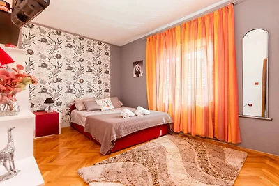 Three Bedroom Apartment with Terrace and Sea...