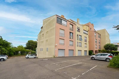 Modern appartement in de buurt van Mole