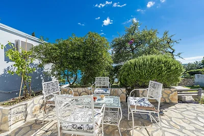 Moderne Villa in Maslenica mit Swimmingpool