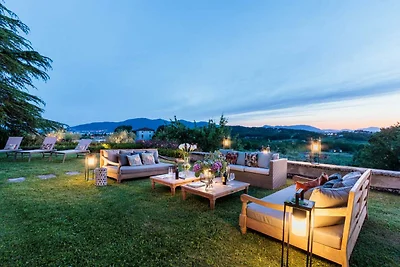 10 Bedrooms Villa in Lucca with pool
