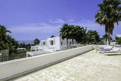 Villa in Marbella met uitzicht op zee en...