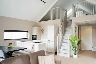 Luxuriöse Ökovilla mit Waldblick für 6...