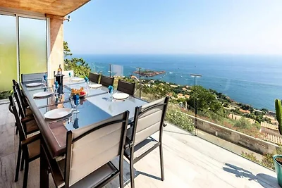Villa an der Côte d’Azur mit Meerblick