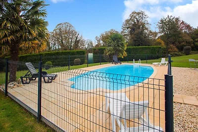Elegante casa vacanze vicino a Les Eyzies de...
