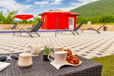 Ferienhaus in Slivno mit Schwimmbecken