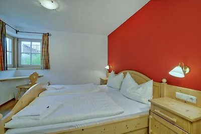 Ruhiges Chalet mit Swimmingpool in...