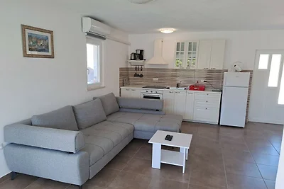 Nane Garden house with heated pool
