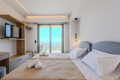 Villa in Mariou mit Pool und Ausblick