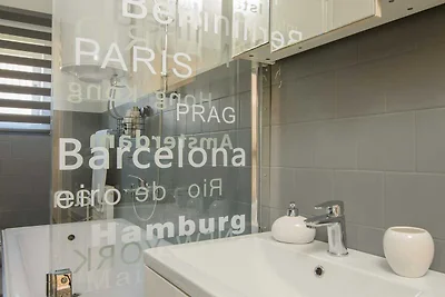 Modern Apartment Near Trogir Beach with Sea V...