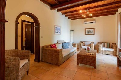 Luxus-Ferienhaus in Korfu mit privatem Pool