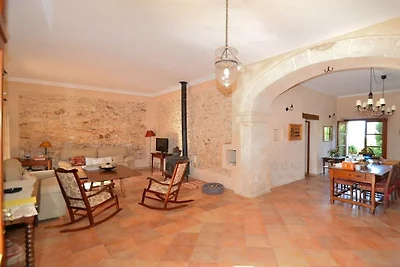Finca in Llubi mit Schwimmbecken