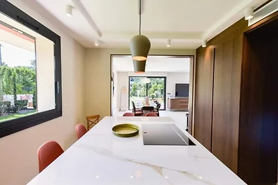 Villa in Mougins mit Pool und Baumhaus