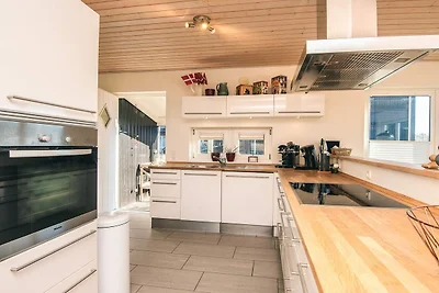 7 person home in Juelsminde