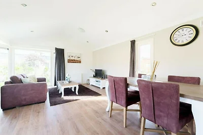 Chalet con Giardino in Stile Zaan