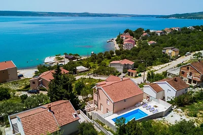 Geräumiges Ferienhaus in Maslenica