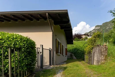 Vakantiehuis in Idro Lombardije met tuin