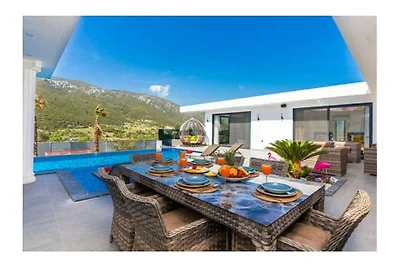 Villa a Kalkan con piscina