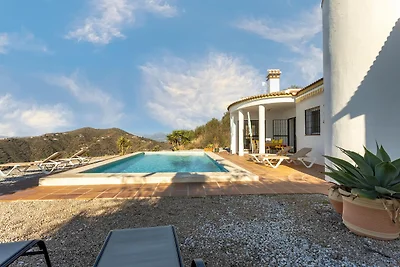 Villa in Arenas mit Meerblick und Pool