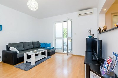 Apartment Antej - One Bedroom Apartment with ...