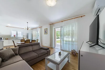 Ampia casa vacanze con piscina