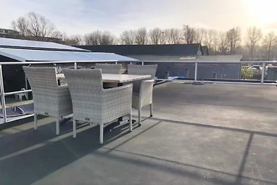 Hausbooturlaub mit Dachterrasse