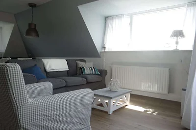 Appartement in Oostkapelle met zwembad