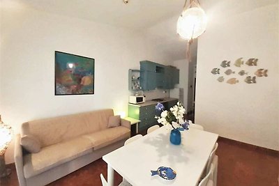 Einladendes Ferienhaus in Marinella mit...