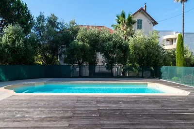 Appartement in Cannes met privétuin