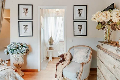 Villa in Montecarlo mit privatem Pool