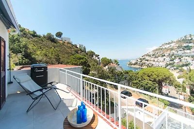 Haus in Roses mit Meer- und Bergblick