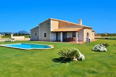 Villa in Muro mit Pool in der Nähe des Strand...